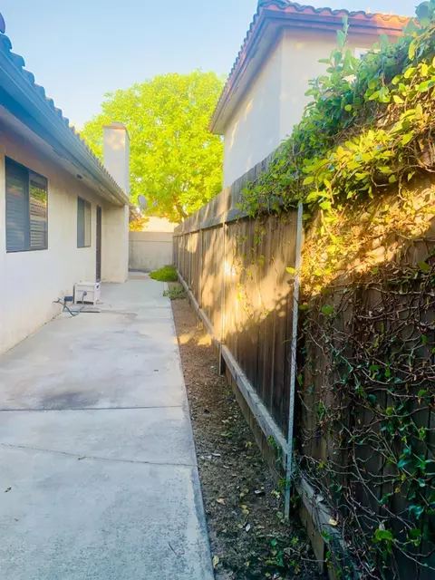 124 Queen Ln, Madera, CA 93637 photo 23