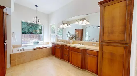 439 W Loyola Ave, Clovis, CA 93619 photo 13