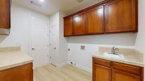 439 W Loyola Ave, Clovis, CA 93619 photo 19