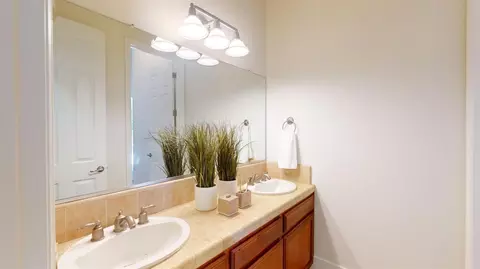 439 W Loyola Ave, Clovis, CA 93619 photo 17