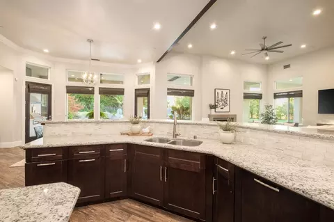 12375 N Via Il Prato Ave, Clovis, CA 93619 photo 15