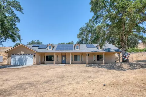 6980 Chaparral Dr, Sanger, CA 93657 photo 1