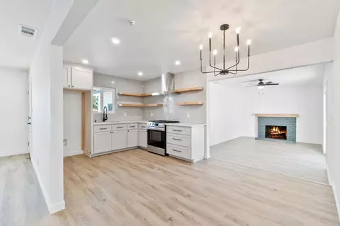934 W Alamos Ave, Clovis, CA 93612 photo 8