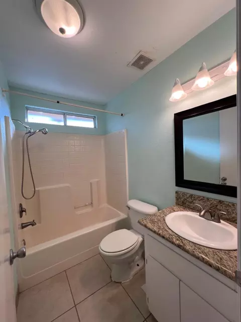 468 Manzana Ct, Madera, CA 93638 photo 8