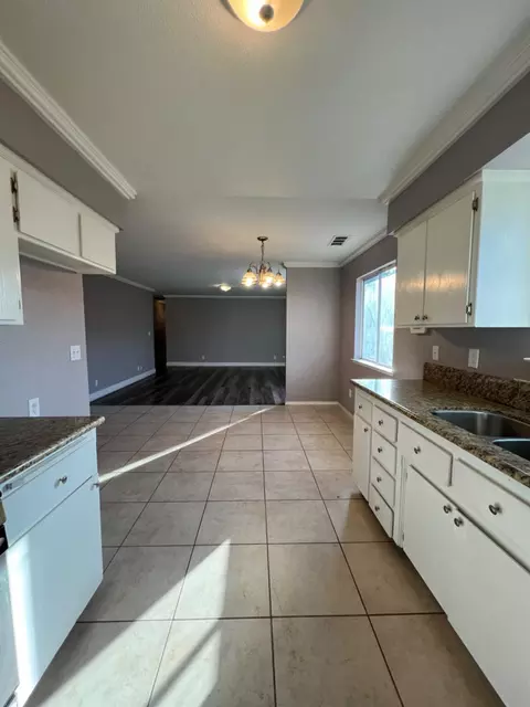 468 Manzana Ct, Madera, CA 93638 photo 5