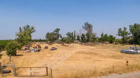 561 N Oliver Ave, Sanger, CA 93657 photo 8