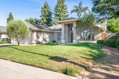 1424 Fallbrook Ave, Clovis, CA 93611 photo 4