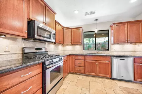 1424 Fallbrook Ave, Clovis, CA 93611 photo 13
