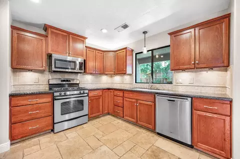 1424 Fallbrook Ave, Clovis, CA 93611 photo 12