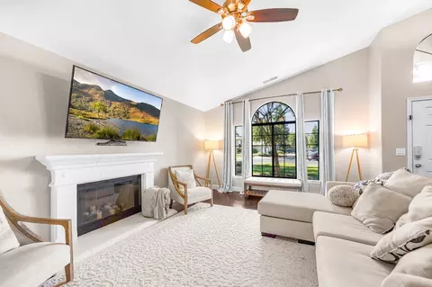 1424 Fallbrook Ave, Clovis, CA 93611 photo 8