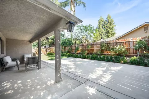 1424 Fallbrook Ave, Clovis, CA 93611 photo 27