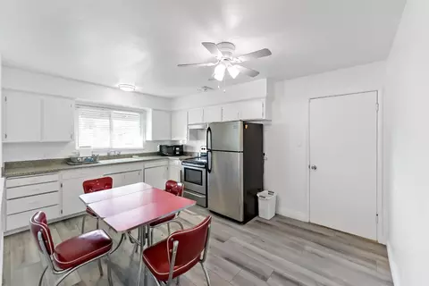 424 Twain Ave, Clovis, CA 93612 photo 6