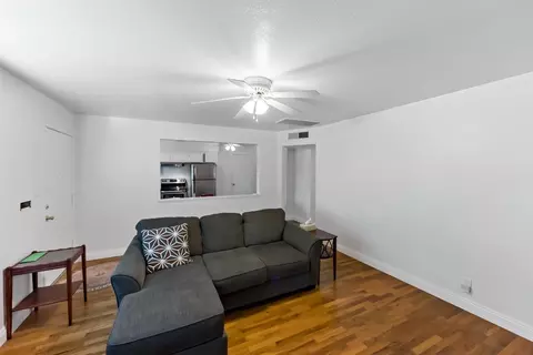 424 Twain Ave, Clovis, CA 93612 photo 4