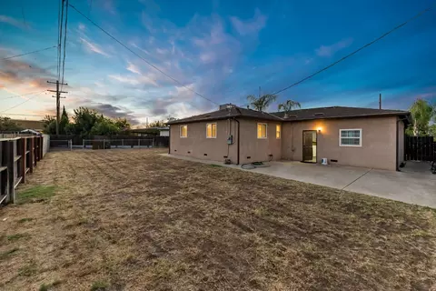 424 Twain Ave, Clovis, CA 93612 photo 18