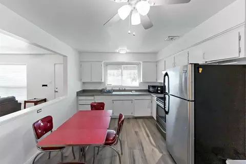 424 Twain Ave, Clovis, CA 93612 photo 8