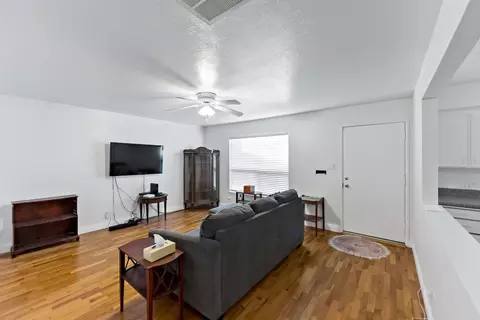 424 Twain Ave, Clovis, CA 93612 photo 5