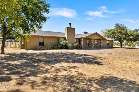 17647 Fairfield Dr, Madera, CA 93638 photo 2