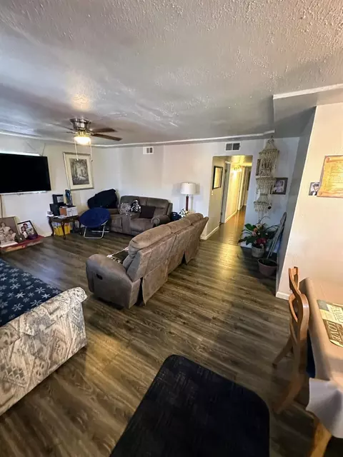 1319 E Yosemite Ave, Madera, CA 93638 photo 4