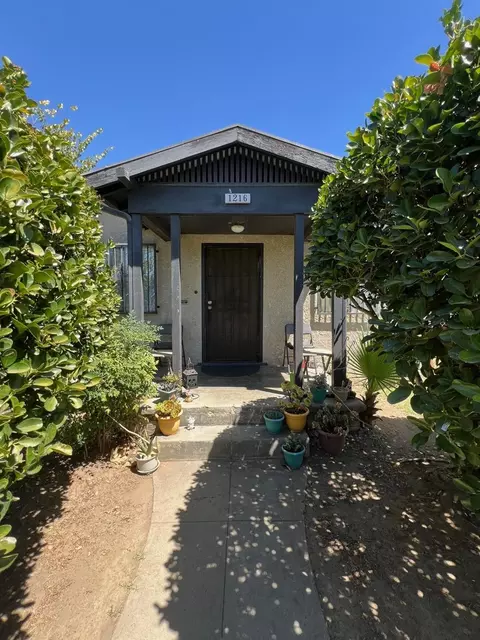 1216 N Del Mar Ave, Fresno, CA 93728