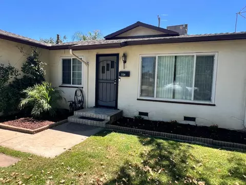 534 Beverly Dr, Clovis, CA 93612 photo 2