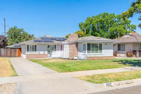 2517 N Adoline Ave, Fresno, CA 93705
