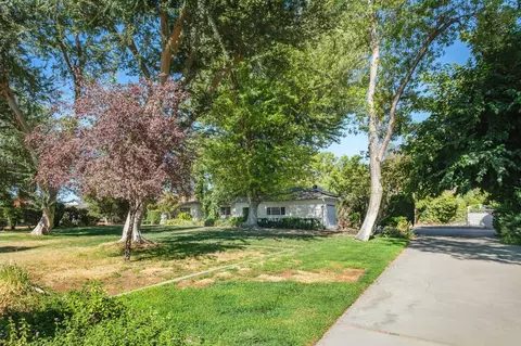 7666 N Highland Ave, Clovis, CA 93619 photo 1