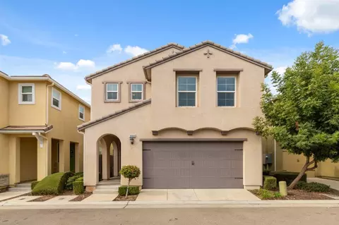 3569 Magnificent Way, Clovis, CA 93619 photo 1