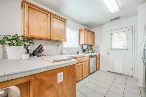 396 N Duke Ave, Clovis, CA 93612 photo 4