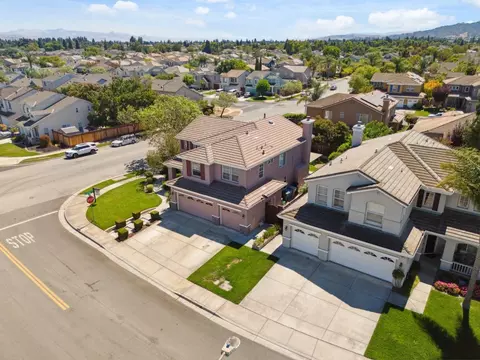 902 Moro Ct, Gilroy, CA 95020 photo 5