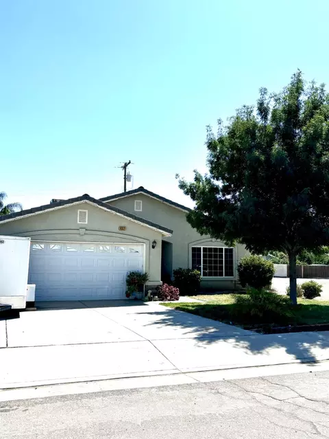 932 E Lassen St, Avenal, CA 93204 photo 1