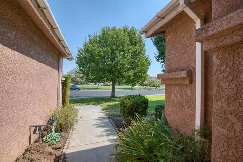 2196 Williams Ave, Clovis, CA 93611 photo 32