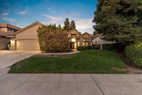 7766 N Carnegie Ave, Fresno, CA 93722