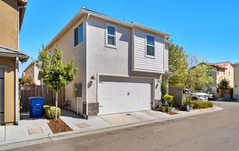 3779 Friendship Ln, Clovis, CA 93619 photo 1