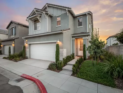 6161 E Bibi Dr, Fresno, CA 93727 photo 2