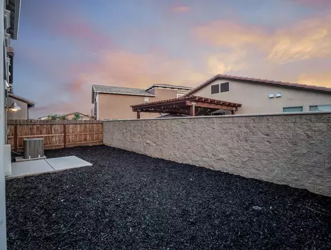 6161 E Bibi Dr, Fresno, CA 93727 photo 23