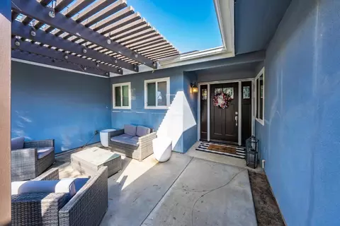 1010 Redwood Ln, Lemoore, CA 93245 photo 2