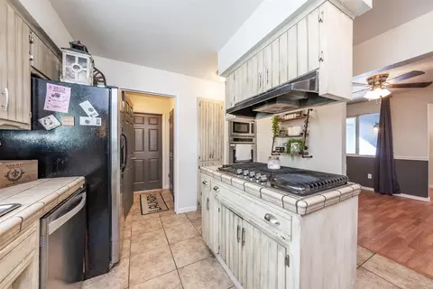 1010 Redwood Ln, Lemoore, CA 93245 photo 8