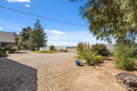 18165 E Flume Ave, Sanger, CA 93657 photo 41
