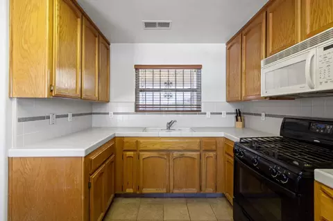 3194 Ren Way, Madera, CA 93637 photo 12