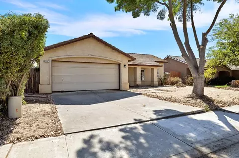 3194 Ren Way, Madera, CA 93637 photo 2