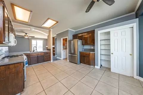 1214 Pine Dr, Lemoore, CA 93245 photo 13