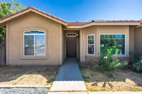 1214 Pine Dr, Lemoore, CA 93245 photo 3