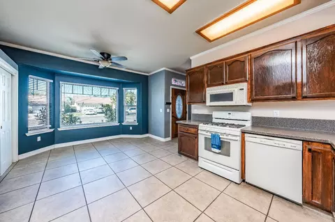 1214 Pine Dr, Lemoore, CA 93245 photo 8