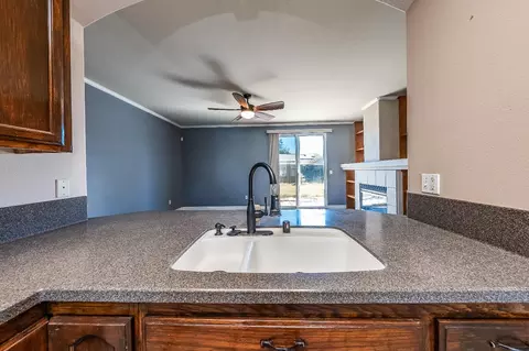 1214 Pine Dr, Lemoore, CA 93245 photo 10