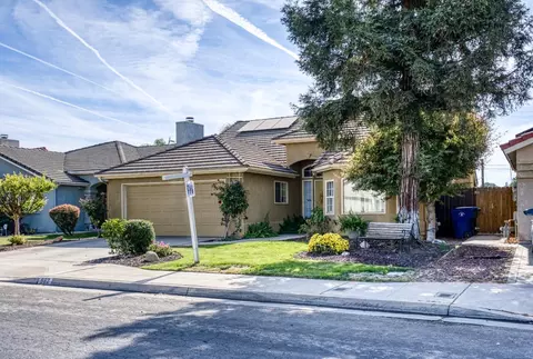 982 Fedora Ave, Clovis, CA 93612 photo 2