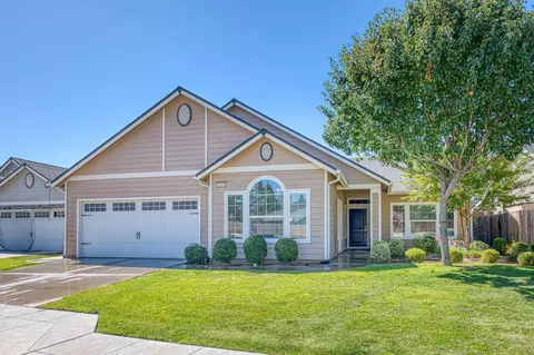 6809 E Griffith Way, Fresno, CA 93727 photo 1