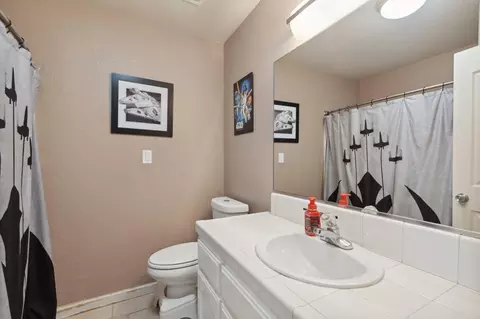 971 Yosemite Dr, Lemoore, CA 93245 photo 16