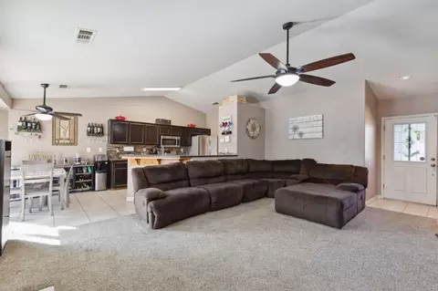 971 Yosemite Dr, Lemoore, CA 93245 photo 5