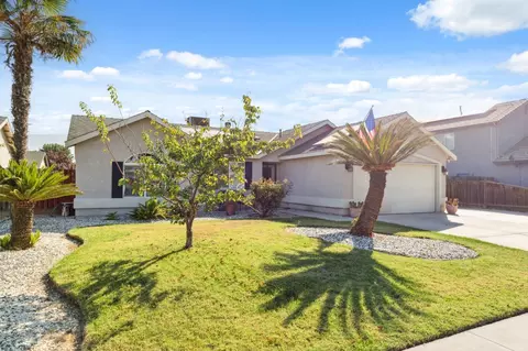 971 Yosemite Dr, Lemoore, CA 93245 photo 3