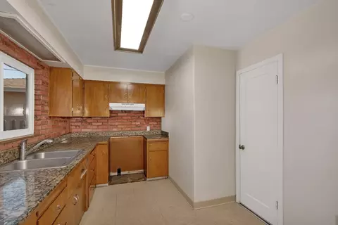 405 N O St, Madera, CA 93637 photo 7